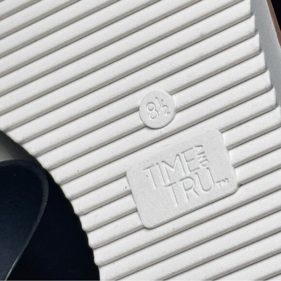 Time and Tru Adjustable Ankle  Strap So Comfortable Black Sandals Sz 8.5 NWT - Picture 6 of 16